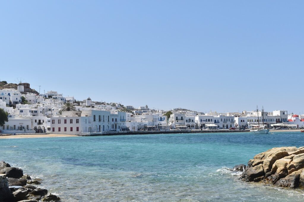 Mykonos w Grecji. Piękny widok na plaże w Grecji